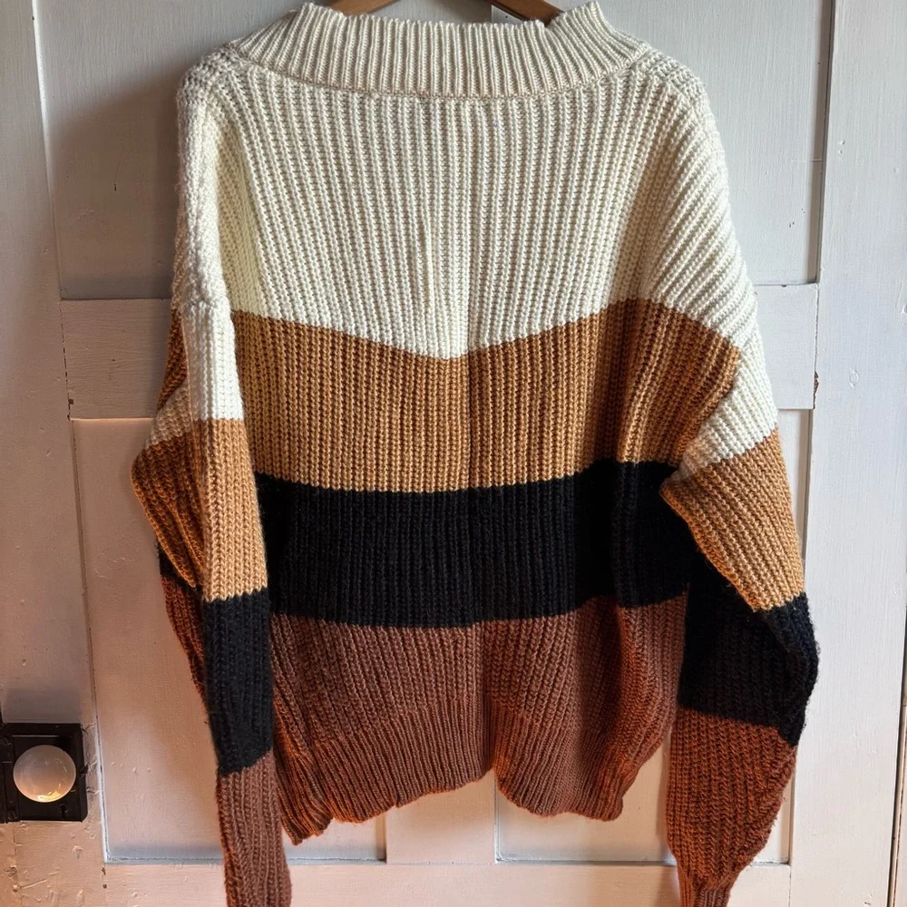 SHEIN Sweater - Picture 4 of 6